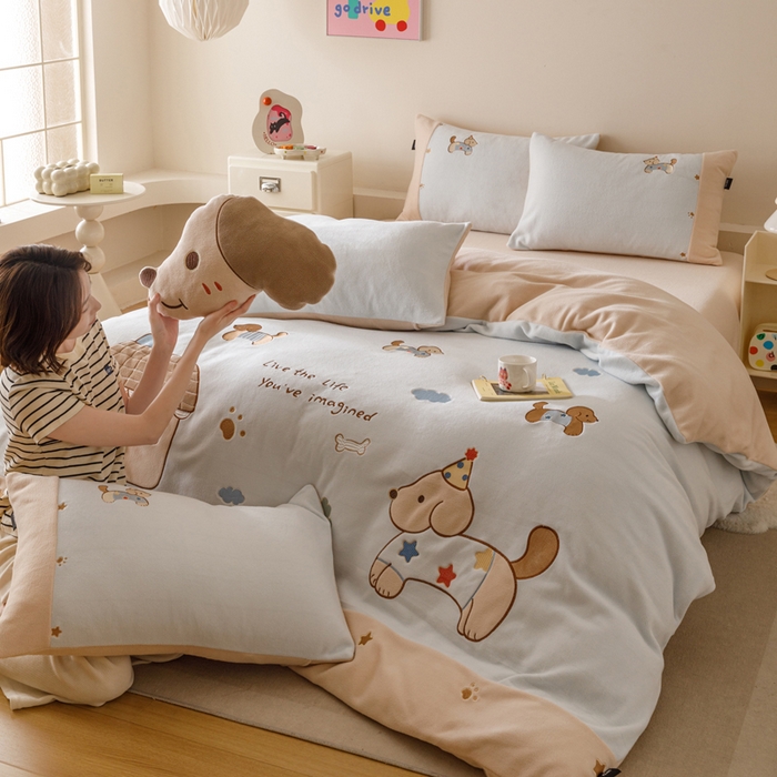 91家纺网 家纺一手货源 找家纺 卡姿家纺 2025秋冬仿羊绒毛呢触感蒂芙呢绒— 小狗可乐 小狗可乐-蓝