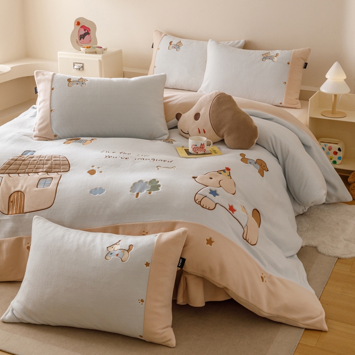 91家纺网 家纺一手货源 找家纺 卡姿家纺 2025秋冬仿羊绒毛呢触感蒂芙呢绒— 小狗可乐 小狗可乐-蓝