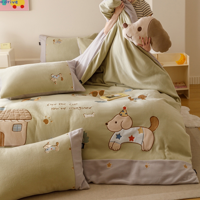 91家纺网 家纺一手货源 找家纺 卡姿家纺 2025秋冬仿羊绒毛呢触感蒂芙呢绒— 小狗可乐 小狗可乐-绿