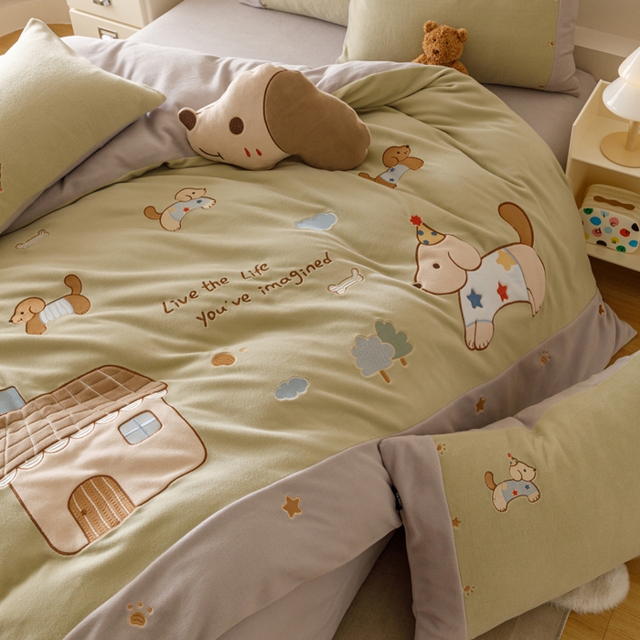 91家纺网 家纺一手货源 找家纺 卡姿家纺 2025秋冬仿羊绒毛呢触感蒂芙呢绒— 小狗可乐 小狗可乐-绿