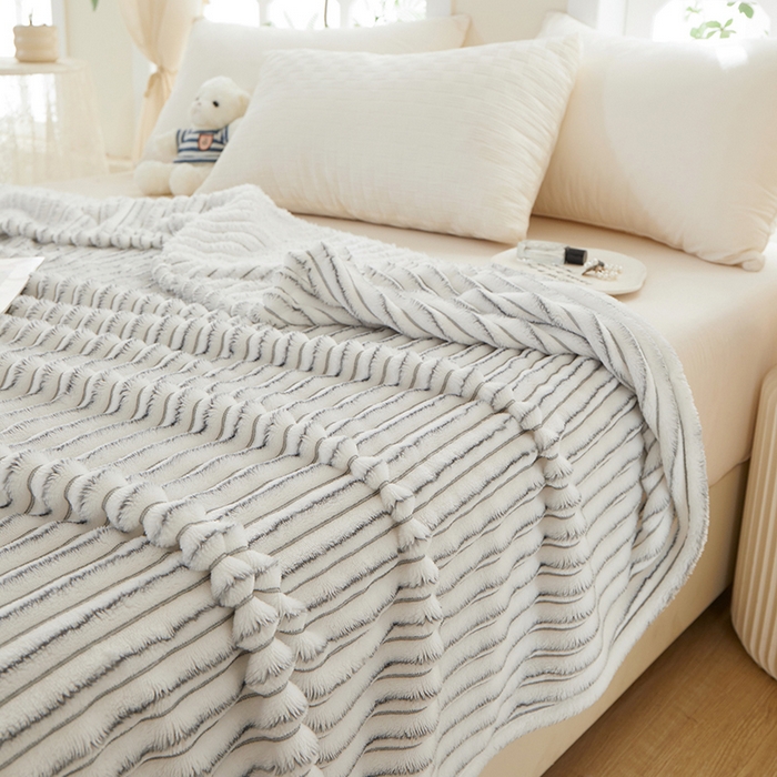 91家纺网 家纺一手货源 找家纺 楼兰公主毛毯专供 2025新款300克韩式风阳离子抽条毛毯 阳离子-灰