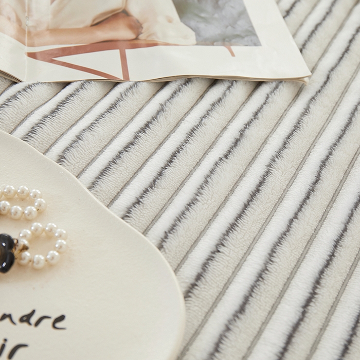 91家纺网 家纺一手货源 找家纺 楼兰公主毛毯专供 2025新款300克韩式风阳离子抽条毛毯 阳离子-灰