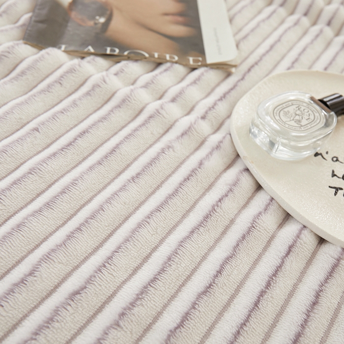 91家纺网 家纺一手货源 找家纺 楼兰公主毛毯专供 2025新款300克韩式风阳离子抽条毛毯 阳离子-紫