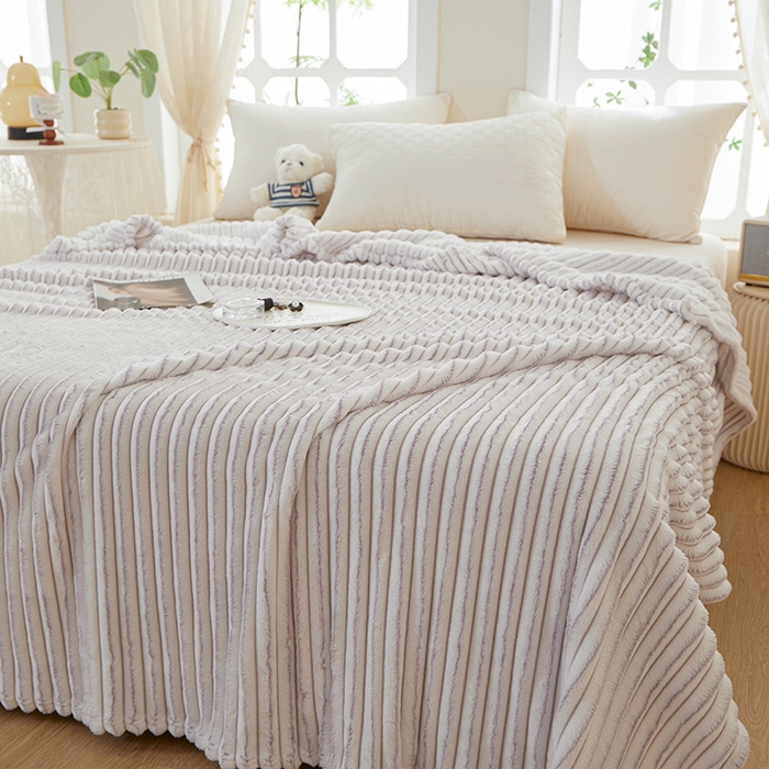 91家纺网 家纺一手货源 找家纺 楼兰公主毛毯专供 2025新款300克韩式风阳离子抽条毛毯 阳离子-紫