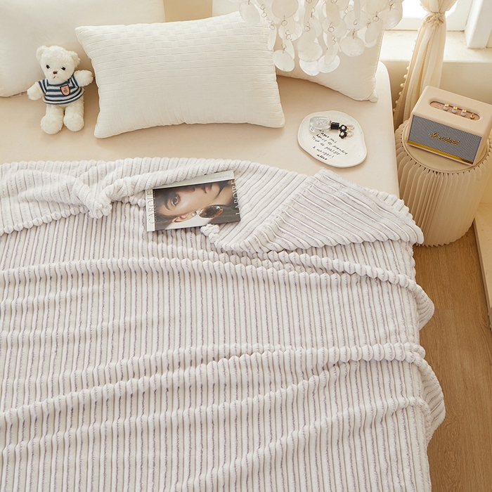 91家纺网 家纺一手货源 找家纺 楼兰公主毛毯专供 2025新款300克韩式风阳离子抽条毛毯 阳离子-紫