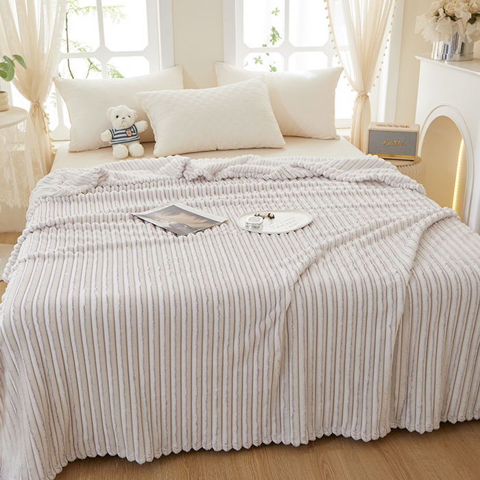 91家纺网 家纺一手货源 找家纺 楼兰公主毛毯专供 2025新款300克韩式风阳离子抽条毛毯 阳离子-紫