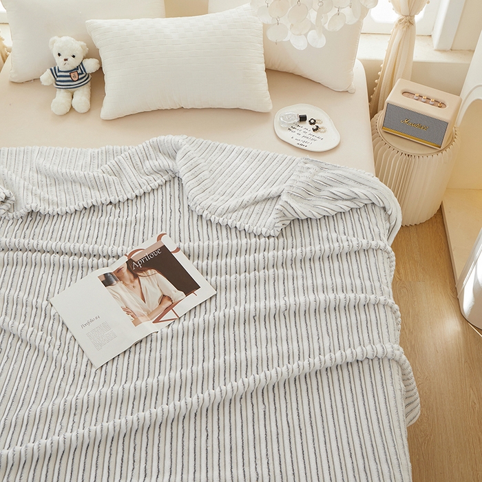 91家纺网 家纺一手货源 找家纺 楼兰公主毛毯专供 2025新款300克韩式风阳离子抽条毛毯 阳离子-灰