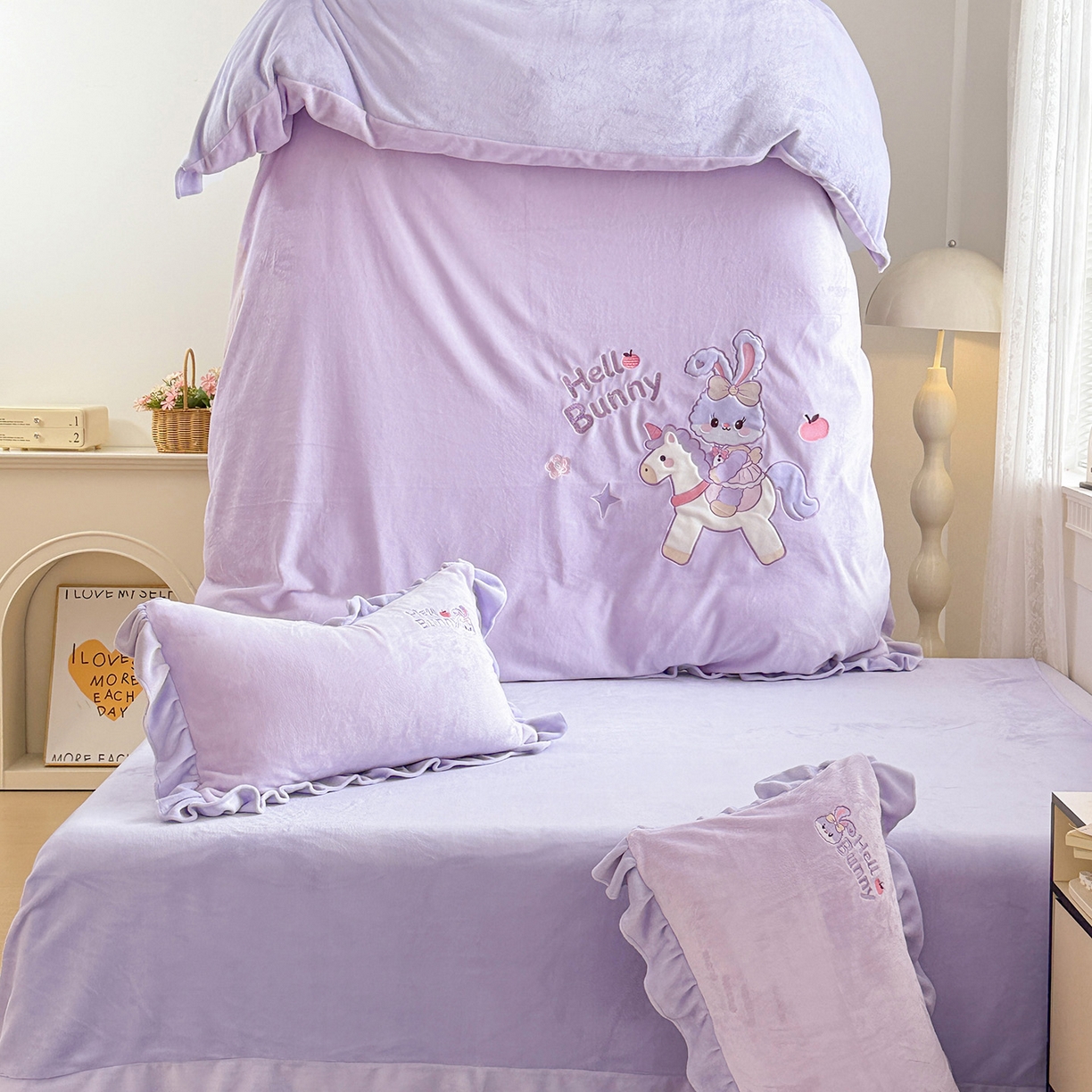 91家纺网 家纺一手货源 找家纺 （总）星尚家纺 2025新款全消光230g牛奶绒加厚保暖卡通贴布绣三件套四件套