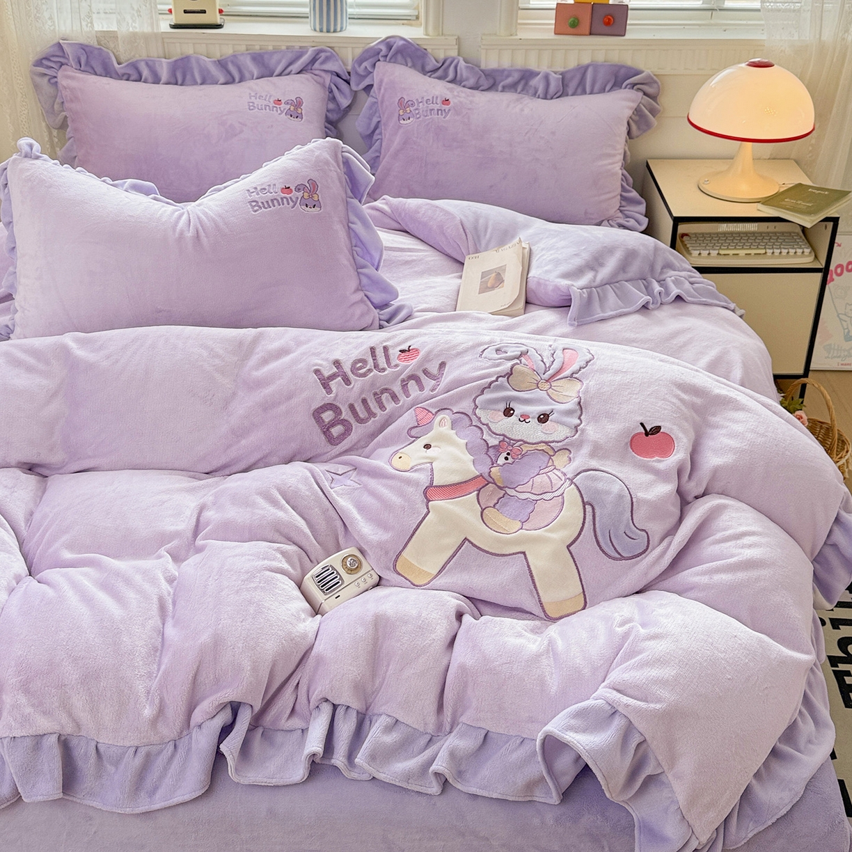 91家纺网 家纺一手货源 找家纺 （总）星尚家纺 2025新款全消光230g牛奶绒加厚保暖卡通贴布绣三件套四件套