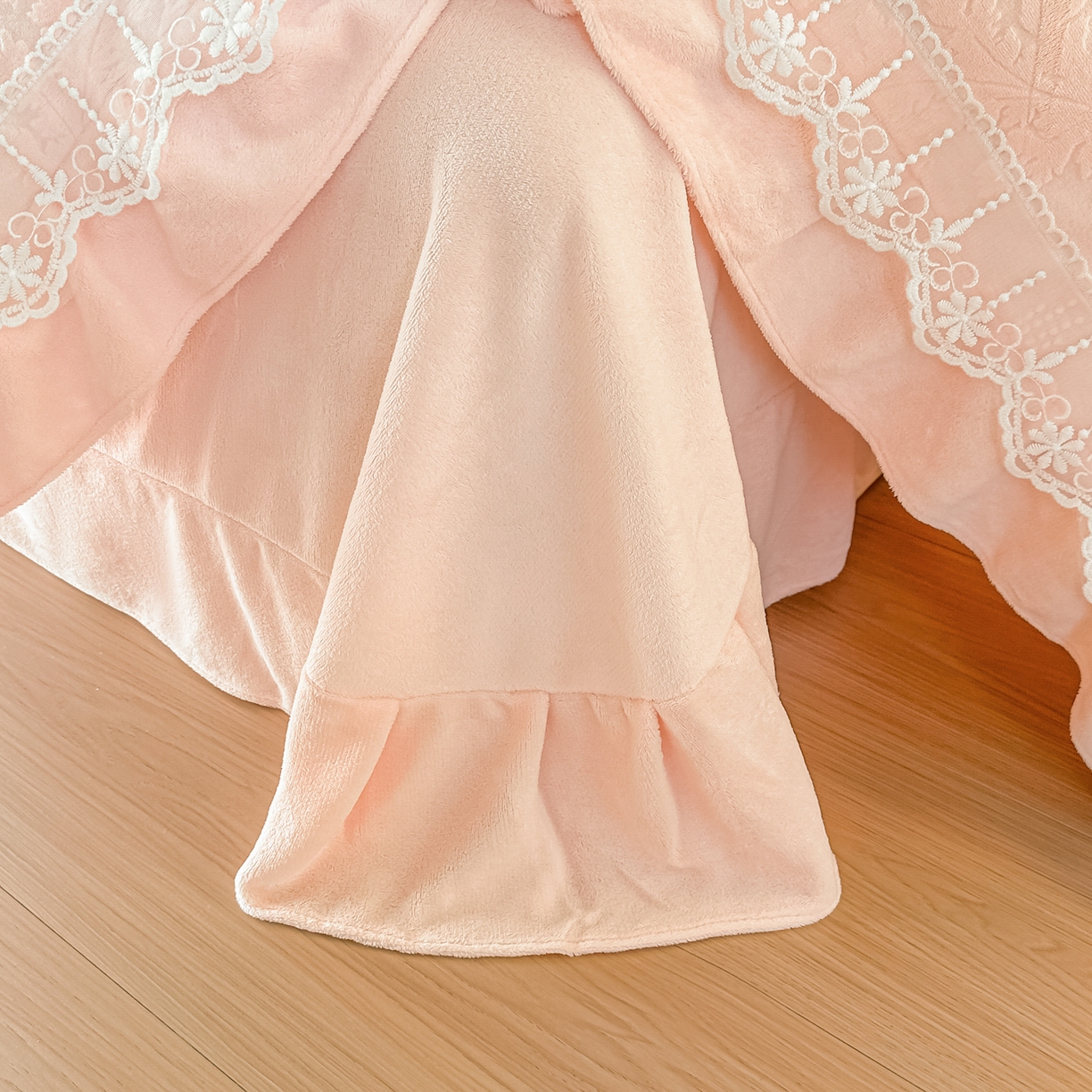 91家纺网 家纺一手货源 找家纺 （总）孟鑫家纺 2025新款全消光雕花绒牛奶绒四件套韩版法式套件-凯瑟琳