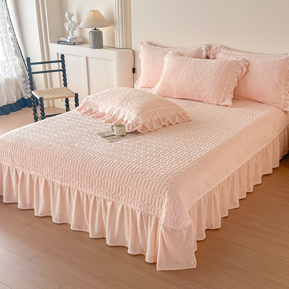 91家纺网 家纺一手货源 找家纺 （总）孟鑫家纺 2025新款全消光雕花绒牛奶绒四件套韩版法式套件-凯瑟琳