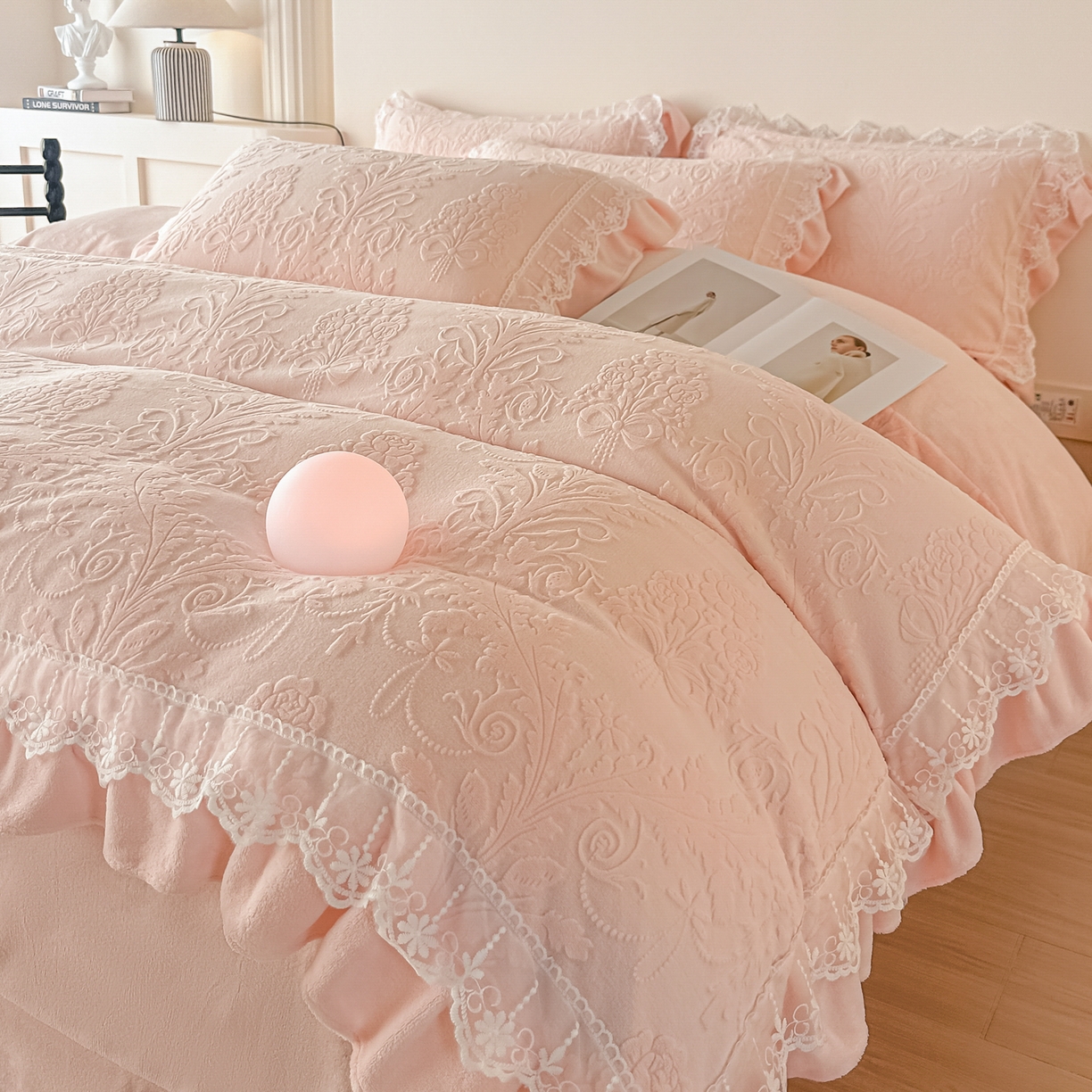 91家纺网 家纺一手货源 找家纺 孟鑫家纺 2025新款全消光雕花绒牛奶绒四件套韩版法式套件-凯瑟琳 凯瑟琳-粉玉