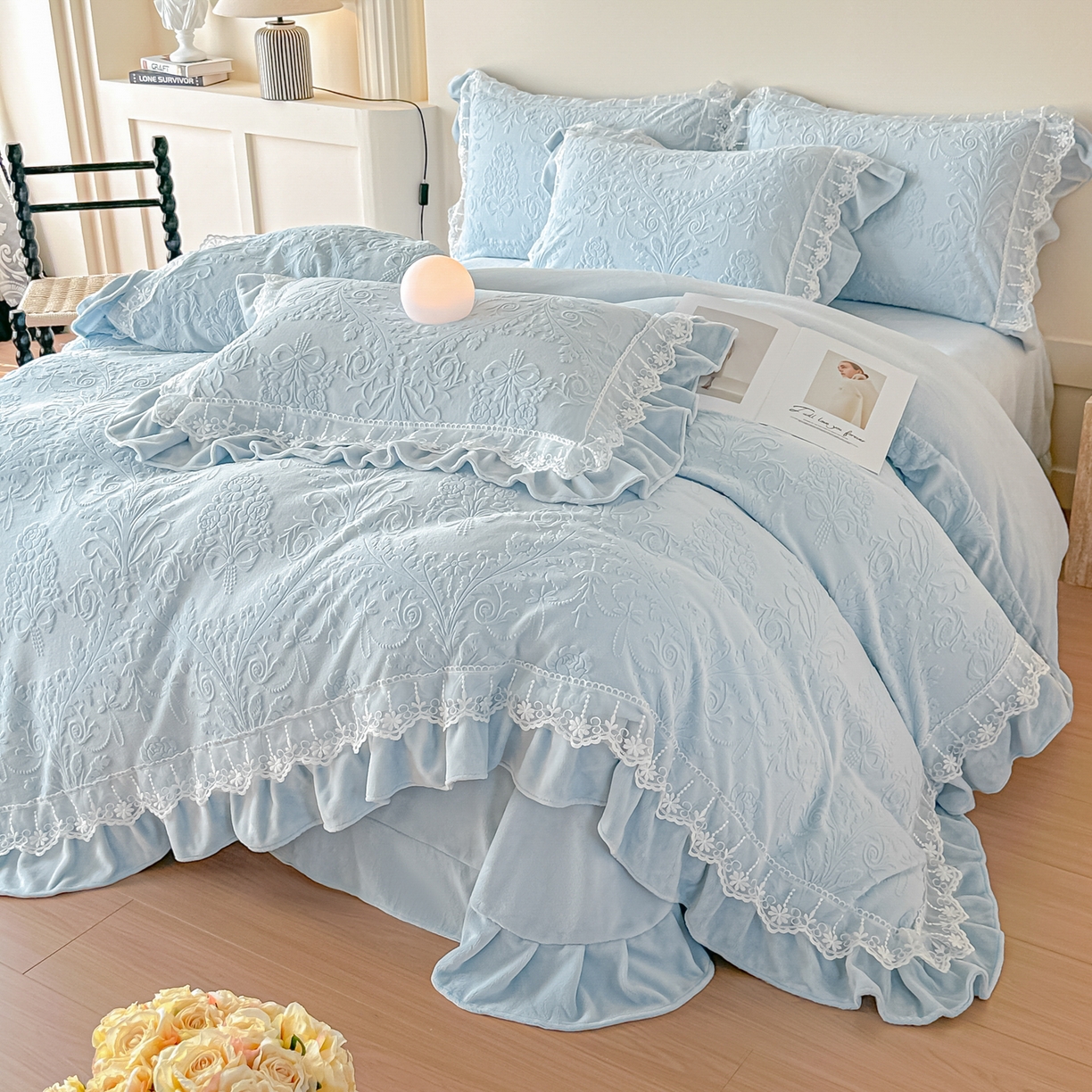 91家纺网 家纺一手货源 找家纺 孟鑫家纺 2025新款全消光雕花绒牛奶绒四件套韩版法式套件-凯瑟琳 凯瑟琳-天空兰