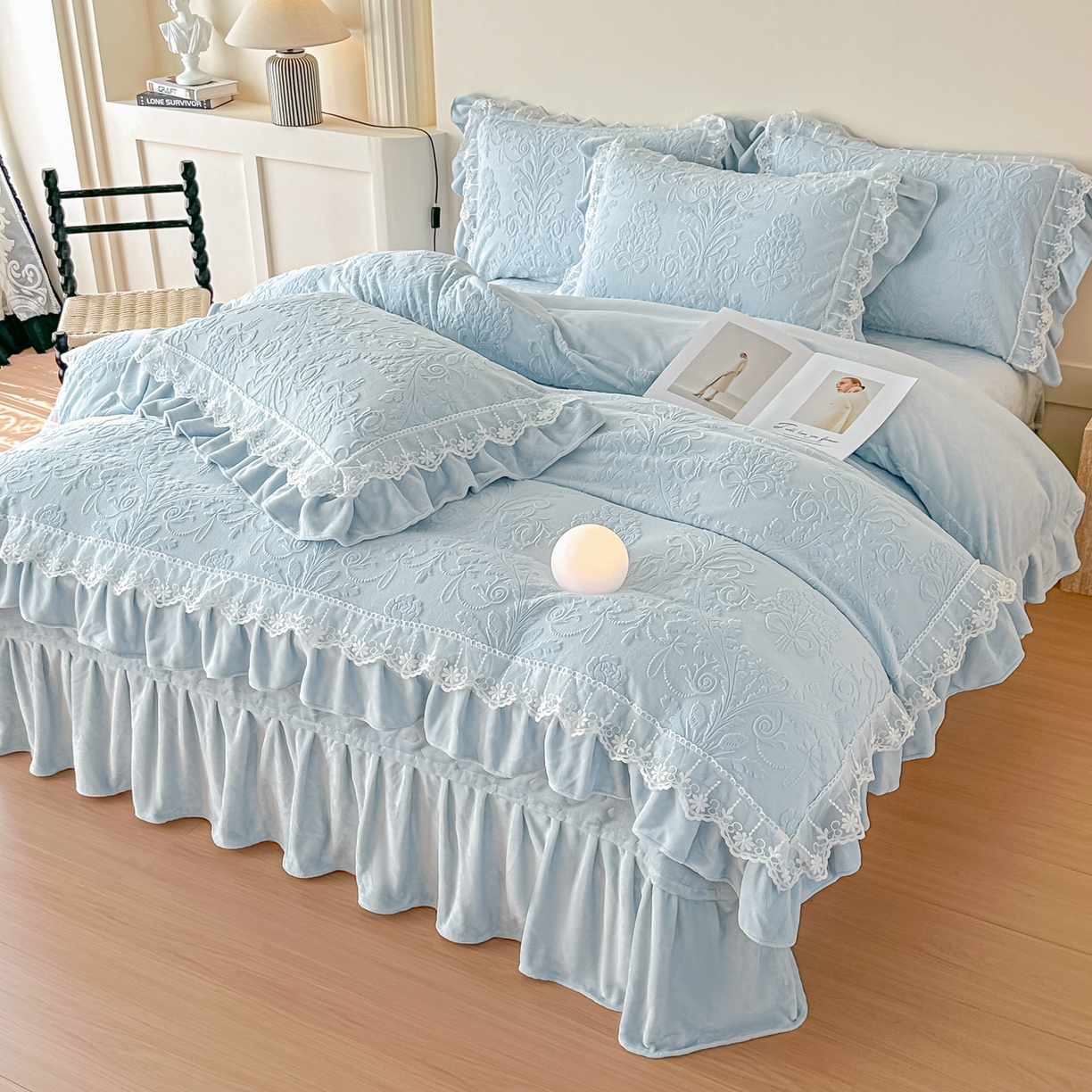 91家纺网 家纺一手货源 找家纺 孟鑫家纺 2025新款全消光雕花绒牛奶绒四件套韩版法式套件-凯瑟琳 凯瑟琳-天空兰