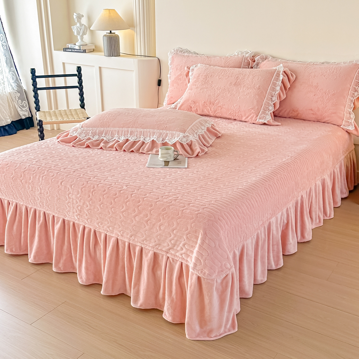 91家纺网 家纺一手货源 找家纺 孟鑫家纺 2025新款全消光雕花绒牛奶绒四件套韩版法式套件-凯瑟琳 凯瑟琳-豆沙