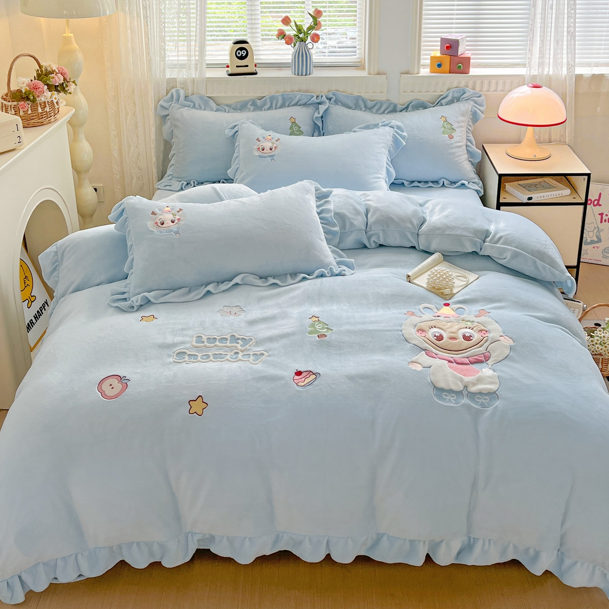 星尚家纺 2025新款全消光230g牛奶绒卡通贴布绣三件套四件套 雪人布布