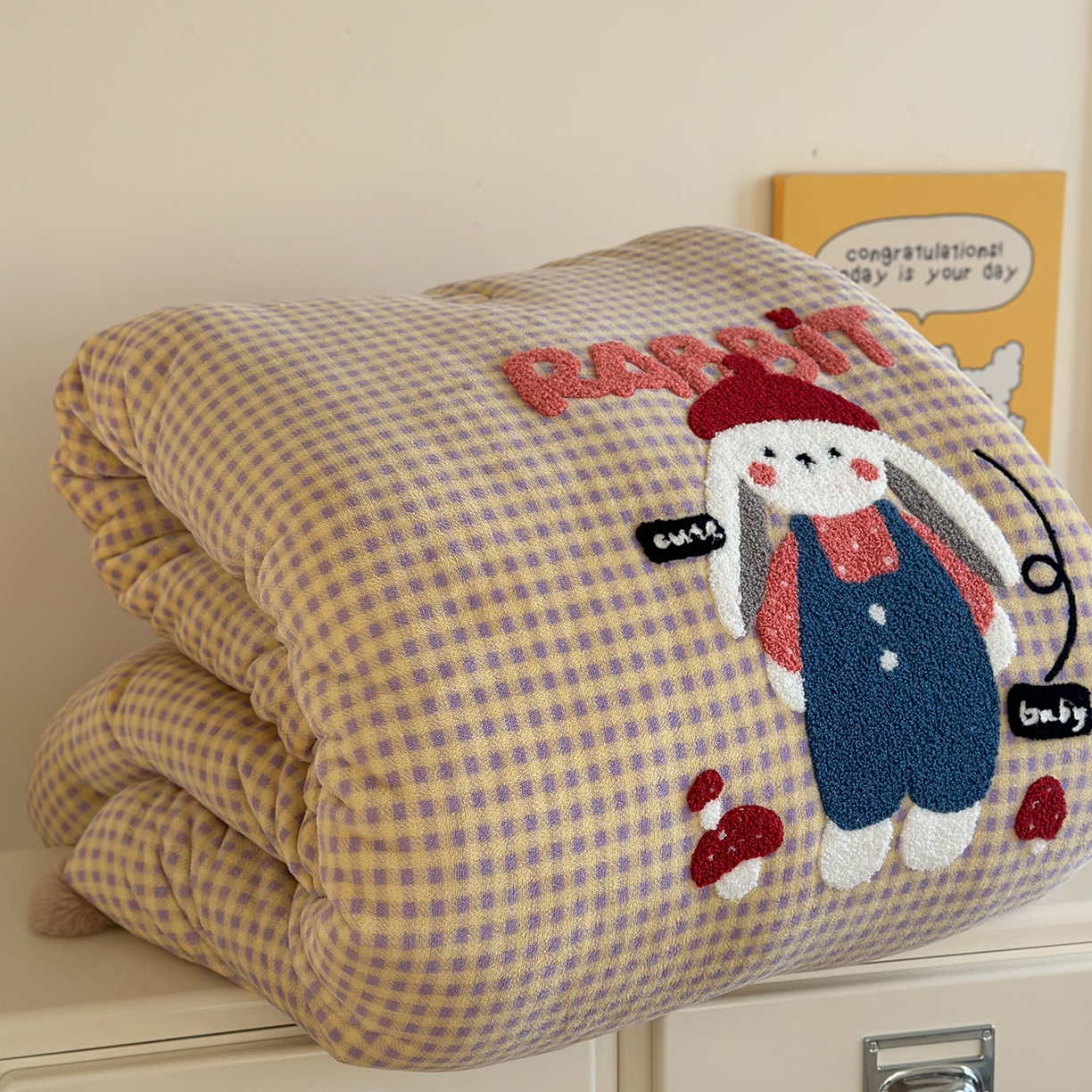 91家纺网 家纺一手货源 找家纺 （总）有货 2025新款格调牛奶绒毛巾绣豆豆被系列