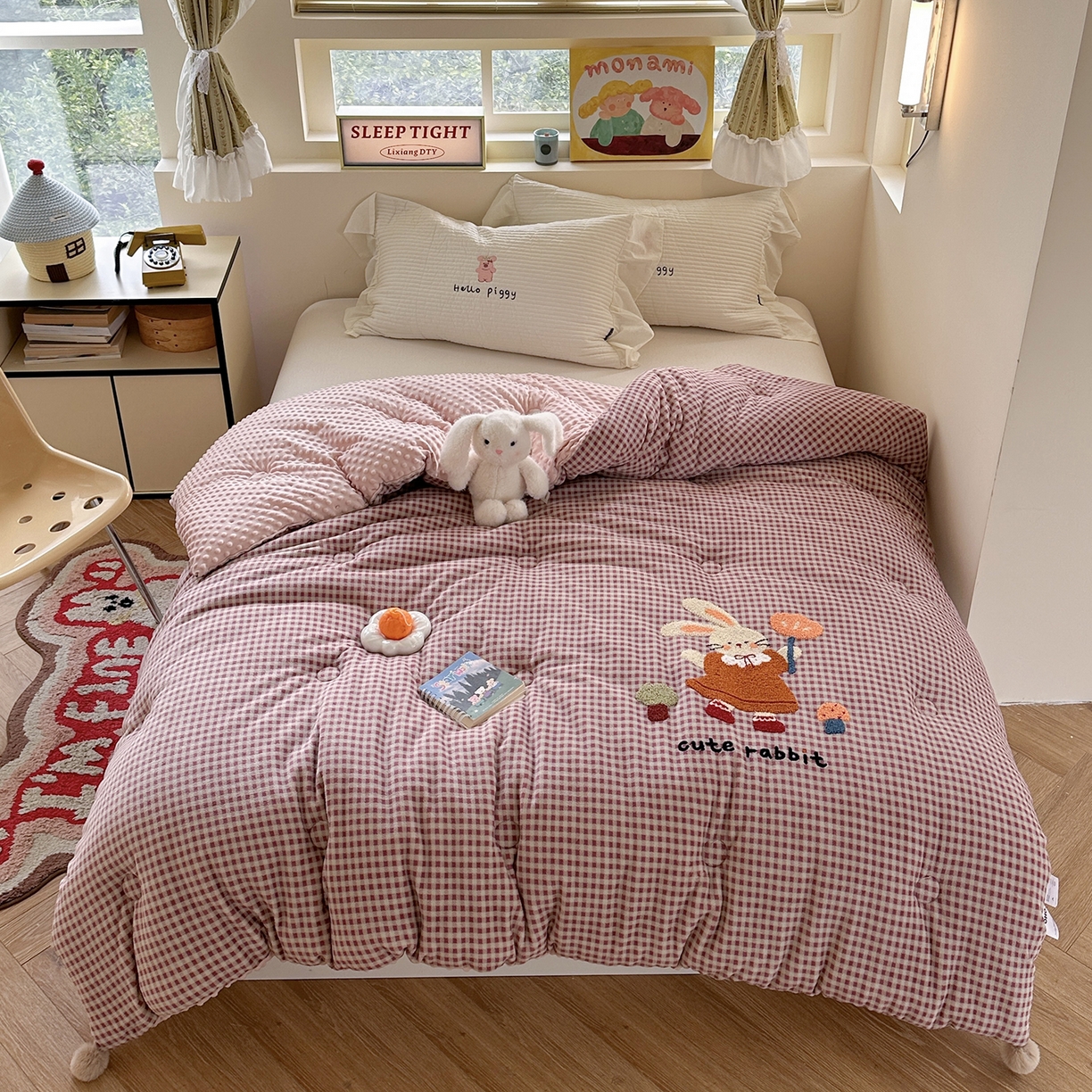 91家纺网 家纺一手货源 找家纺 有货 2025新款格调牛奶绒毛巾绣豆豆被系列 格调可爱兔