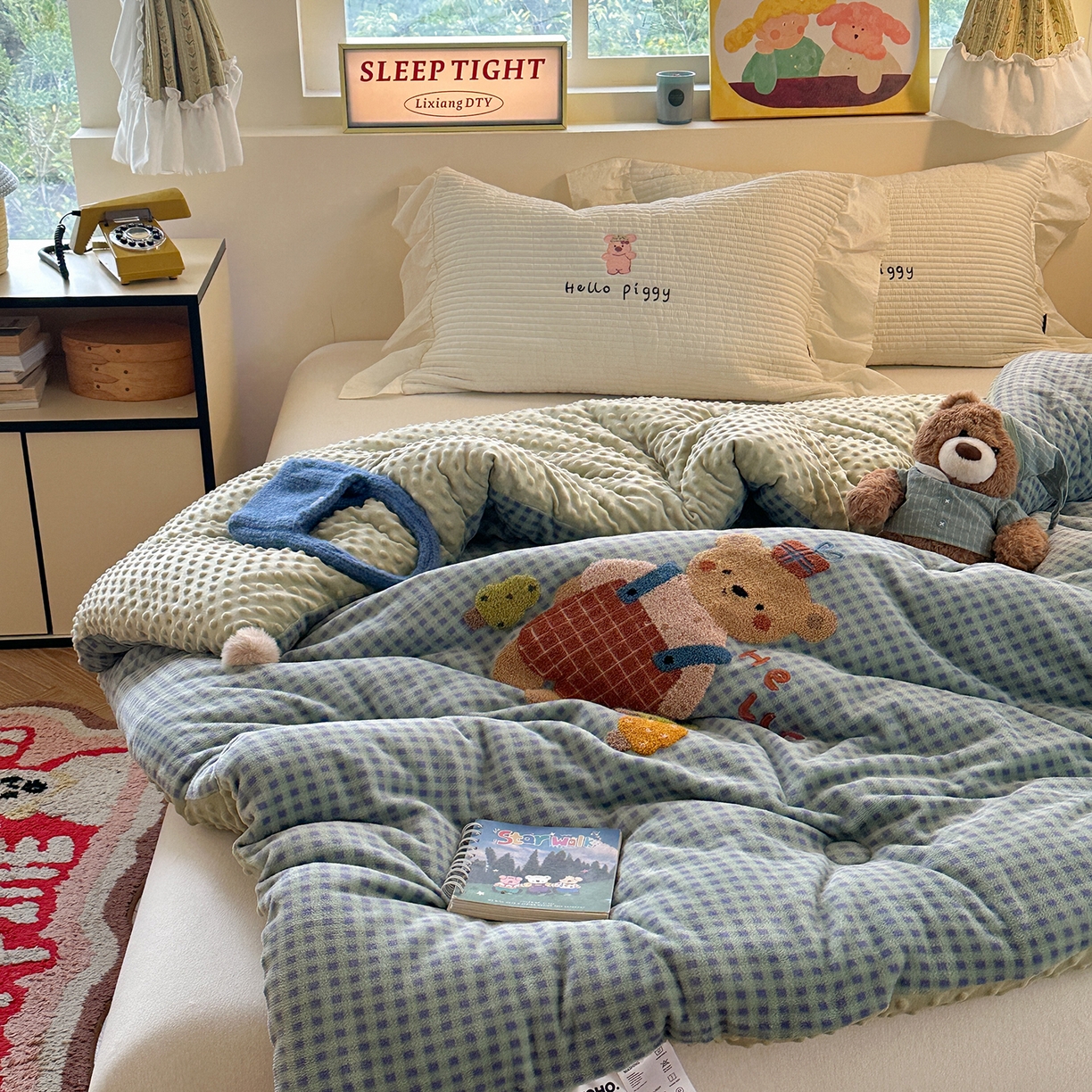 91家纺网 家纺一手货源 找家纺 有货 2025新款格调牛奶绒毛巾绣豆豆被系列 格调礼物熊