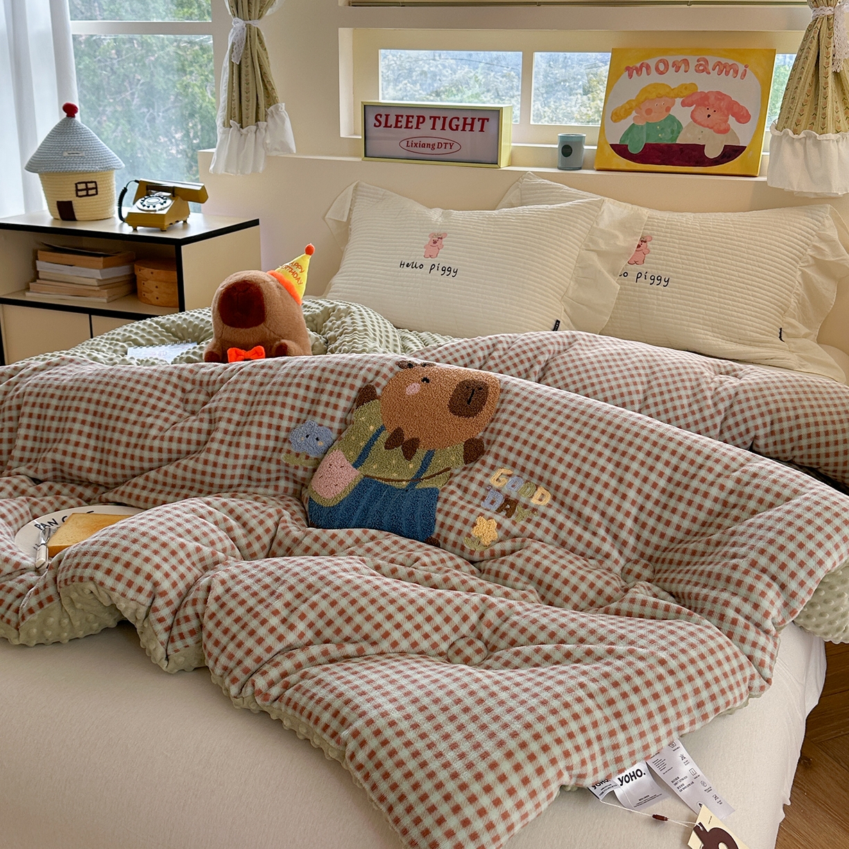 91家纺网 家纺一手货源 找家纺 有货 2025新款格调牛奶绒毛巾绣豆豆被系列 格调卡比巴拉