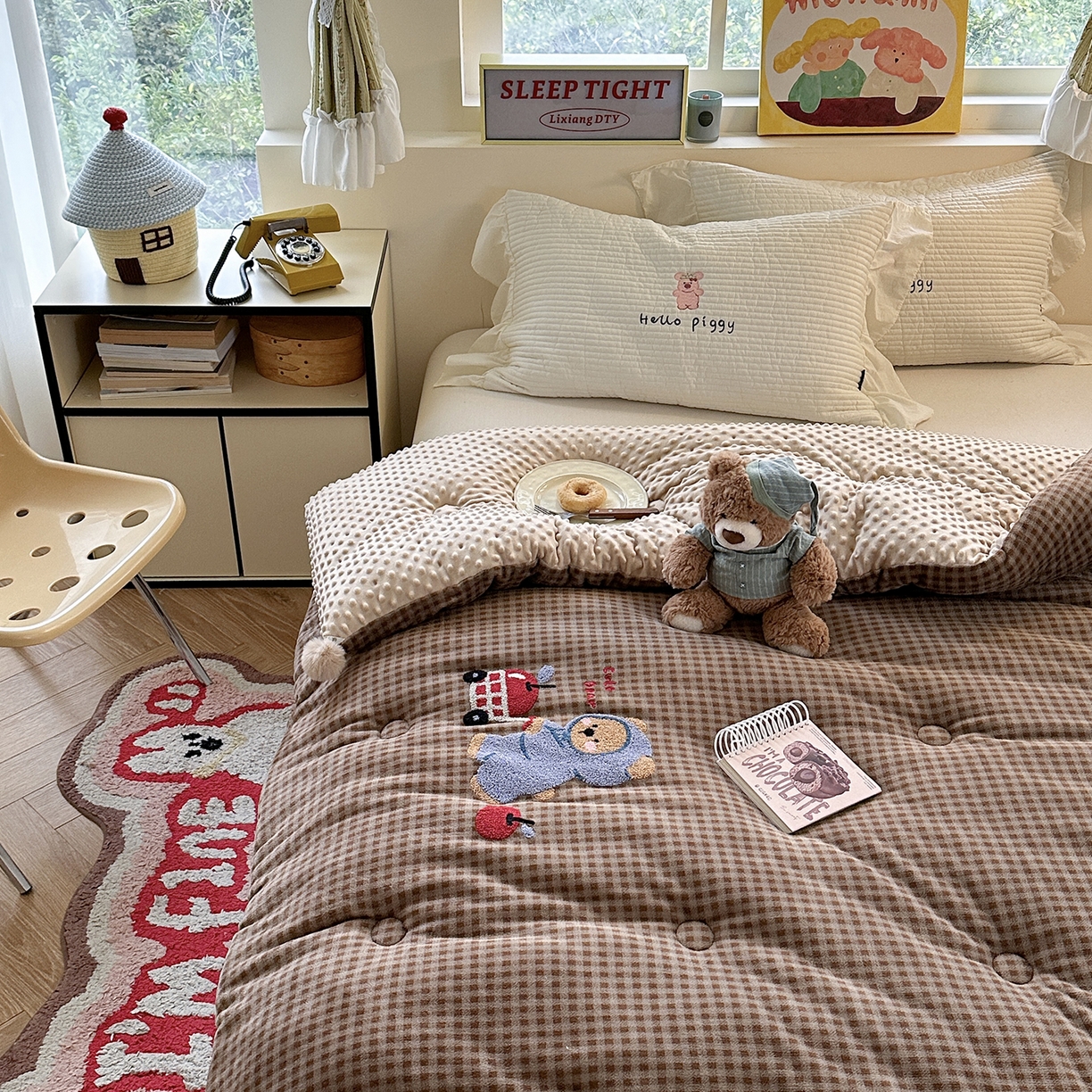 91家纺网 家纺一手货源 找家纺 有货 2025新款格调牛奶绒毛巾绣豆豆被系列 格调苹果熊