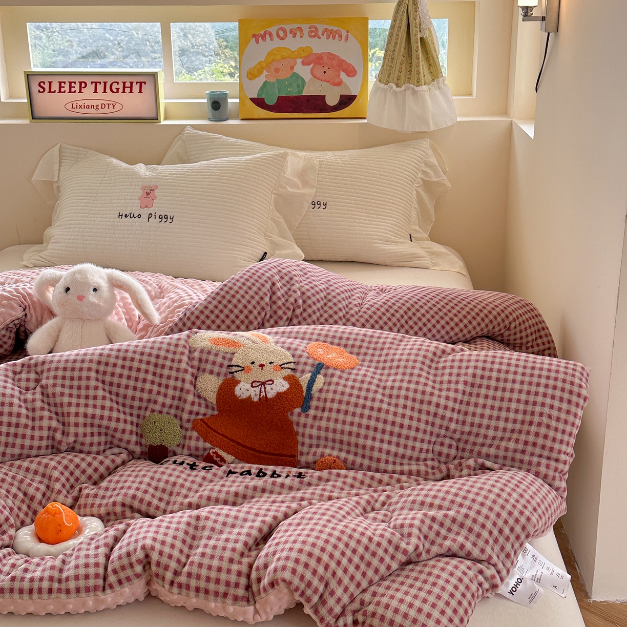 91家纺网 家纺一手货源 找家纺 有货 2025新款格调牛奶绒毛巾绣豆豆被系列 格调可爱兔