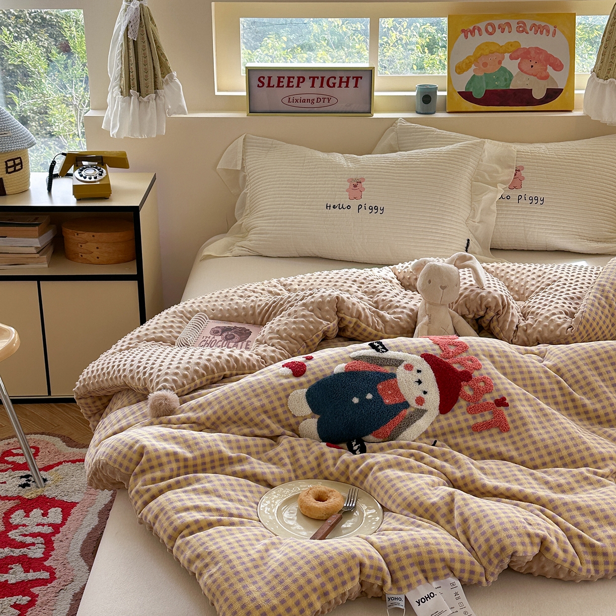 91家纺网 家纺一手货源 找家纺 有货 2025新款格调牛奶绒毛巾绣豆豆被系列 格调蘑菇小兔