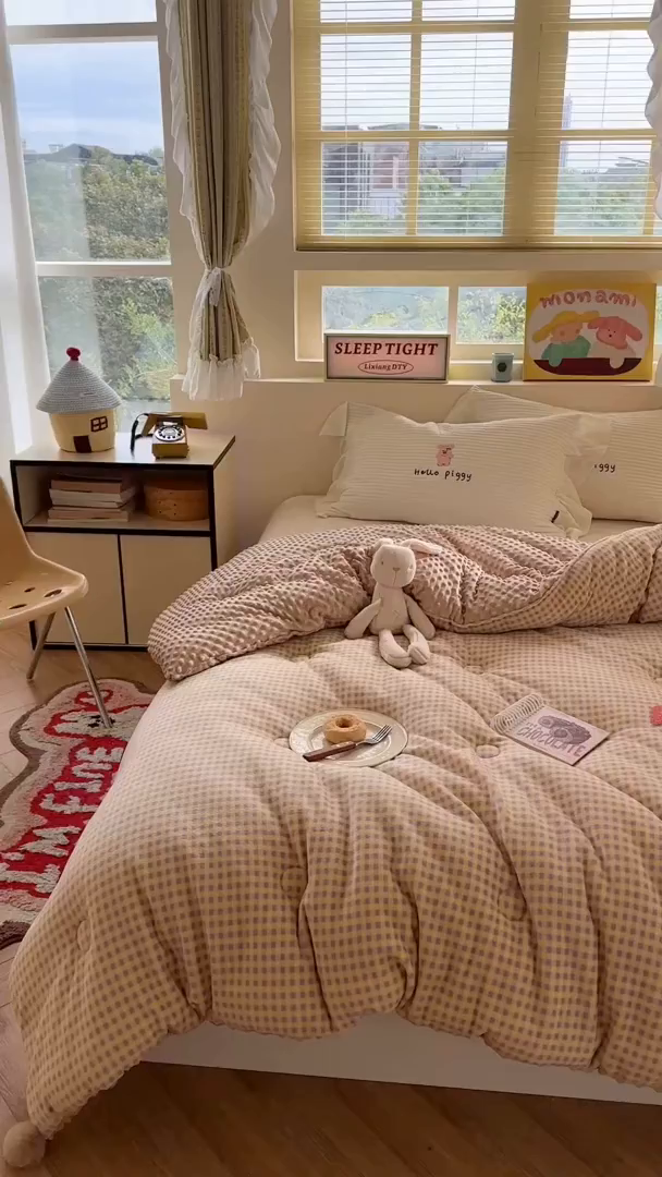 91家纺网 家纺一手货源 找家纺 有货 2025新款格调牛奶绒毛巾绣豆豆被系列 格调蘑菇小兔