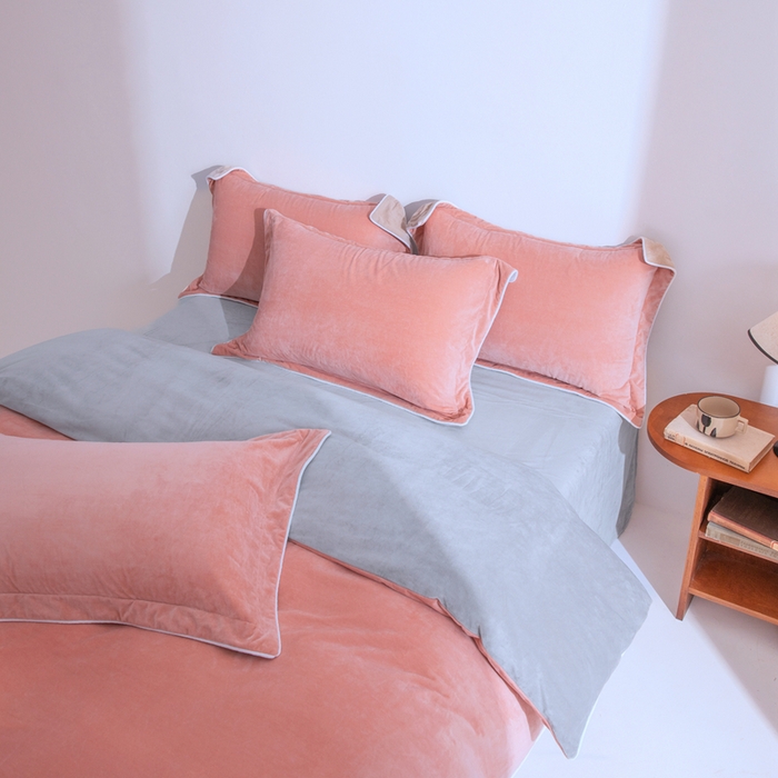 91家纺网 家纺一手货源 找家纺 安力森/诚臻酒店用品 2025新款麻绳婴儿绒四件套秋冬加厚亲肤保暖卧室床品套件 橘粉-浅灰