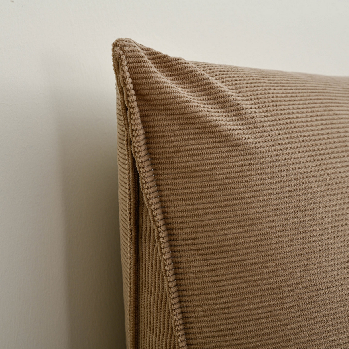 91家纺网 家纺一手货源 找家纺 （总）美达人 2025新款灯芯绒三角床头靠垫靠背靠枕