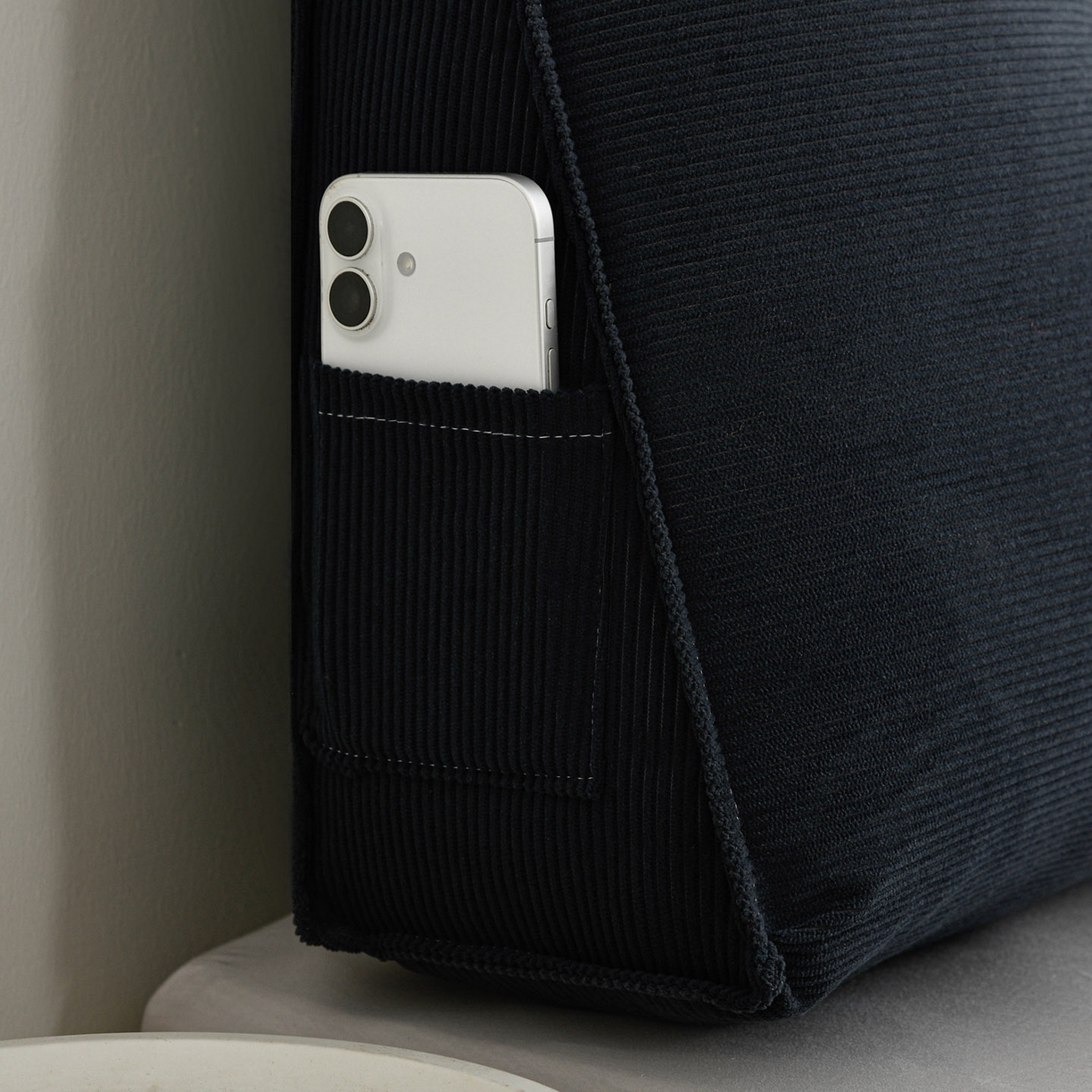 91家纺网 家纺一手货源 找家纺 美达人 2025新款灯芯绒三角靠背 灯芯绒-黑色-三角