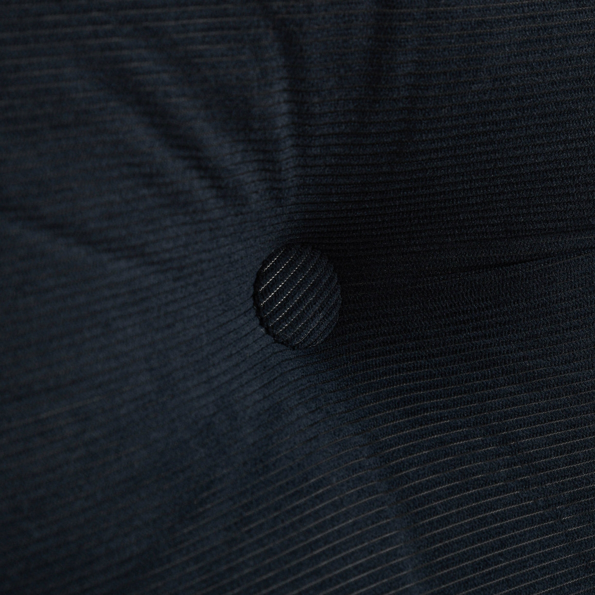 91家纺网 家纺一手货源 找家纺 美达人 2025新款灯芯绒三角靠背 灯芯绒-黑色-三角