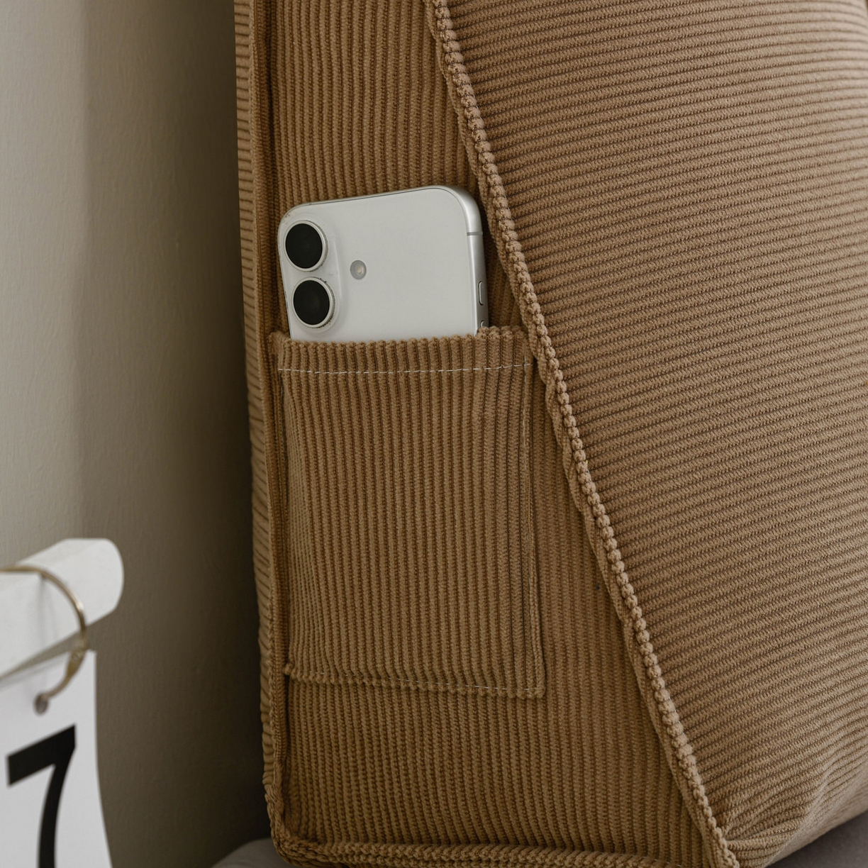 91家纺网 家纺一手货源 找家纺 美达人 2025新款灯芯绒三角靠背 灯芯绒-咖色-三角