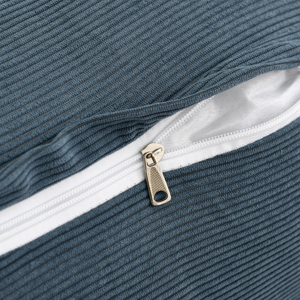 91家纺网 家纺一手货源 找家纺 美达人 2025新款灯芯绒三角靠背 灯芯绒-蓝色-三角