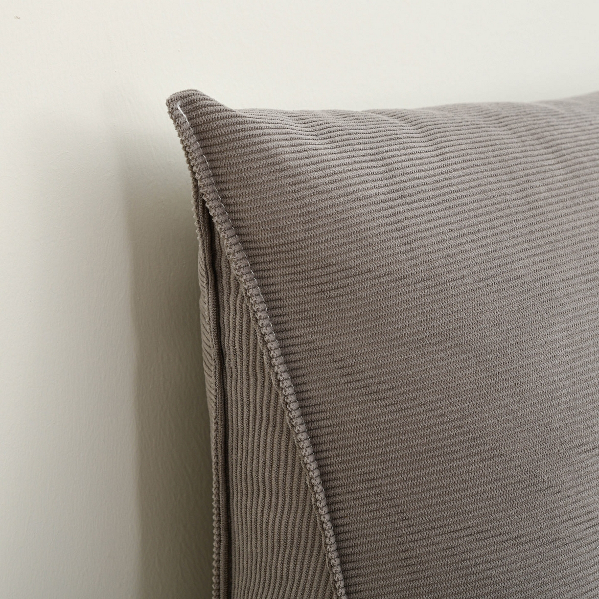 91家纺网 家纺一手货源 找家纺 美达人 2025新款灯芯绒三角靠背 灯芯绒-灰色-三角