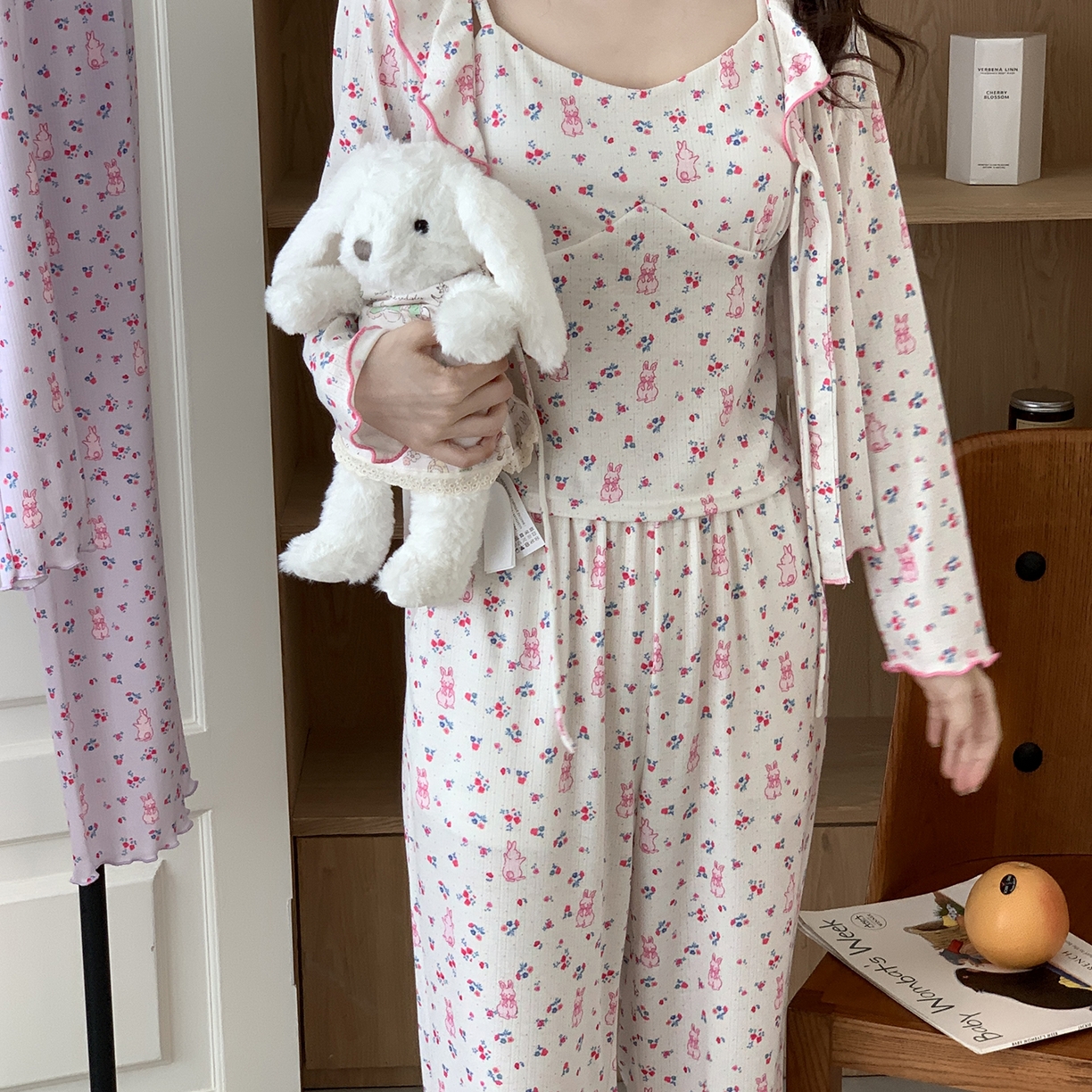 91家纺网 家纺一手货源 找家纺 （总）妍景家居生活馆 2025新款害羞兔兔三件套