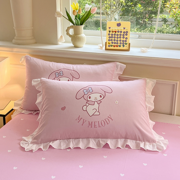 91家纺网 家纺一手货源 找家纺 玉元坊 2025新款三丽鸥全棉纯棉大版花边款床品三四件套第一批 （长期有货 不断货） 大版花边-粉兔草莓