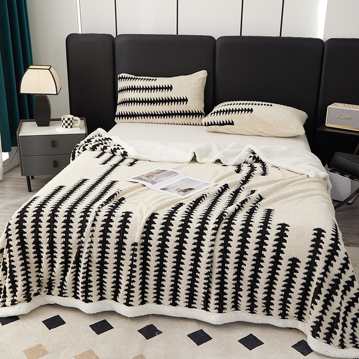 91家纺网 家纺一手货源 找家纺 楼兰公主毛毯专供 2025新款杉影绒加厚保暖多功能毛毯盖毯绒毯 杉影毯-奶白