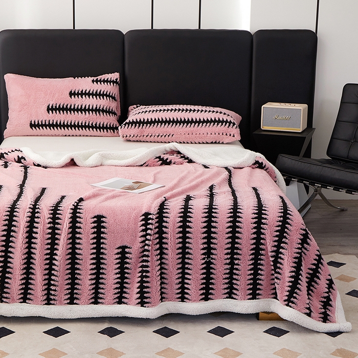 91家纺网 家纺一手货源 找家纺 楼兰公主毛毯专供 2025新款杉影绒加厚保暖多功能毛毯盖毯绒毯 杉影毯-粉