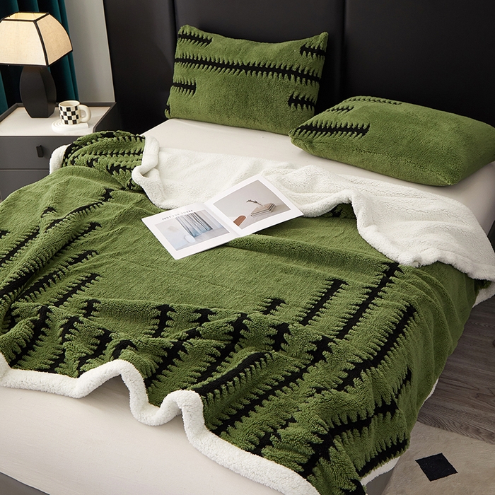 91家纺网 家纺一手货源 找家纺 楼兰公主毛毯专供 2025新款杉影绒加厚保暖多功能毛毯盖毯绒毯 杉影毯-绿