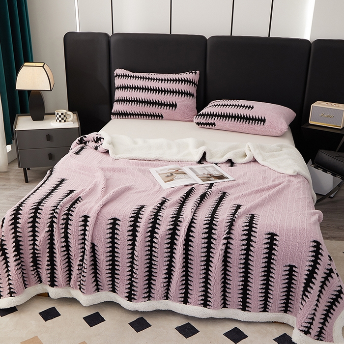 91家纺网 家纺一手货源 找家纺 楼兰公主毛毯专供 2025新款杉影绒加厚保暖多功能毛毯盖毯绒毯 杉影毯-浅紫