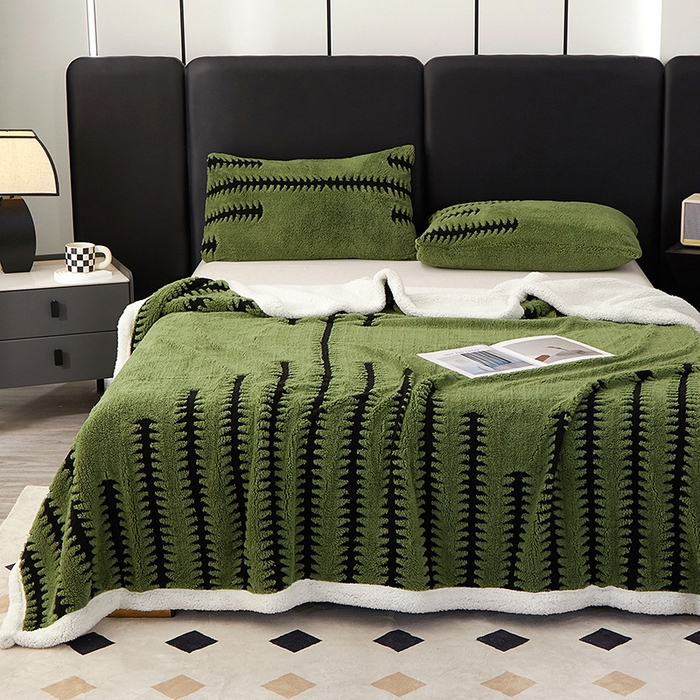 91家纺网 家纺一手货源 找家纺 楼兰公主毛毯专供 2025新款杉影绒加厚保暖多功能毛毯盖毯绒毯 杉影毯-绿