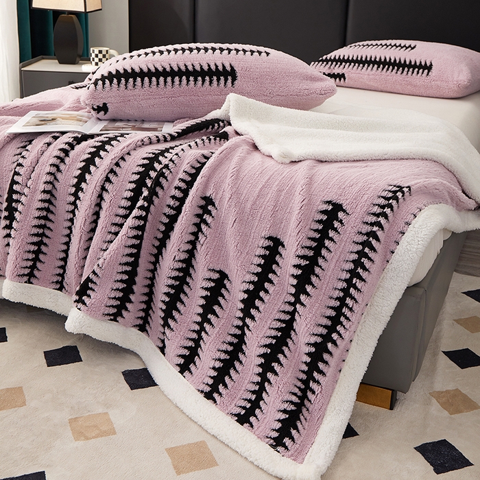 91家纺网 家纺一手货源 找家纺 楼兰公主毛毯专供 2025新款杉影绒加厚保暖多功能毛毯盖毯绒毯 杉影毯-浅紫