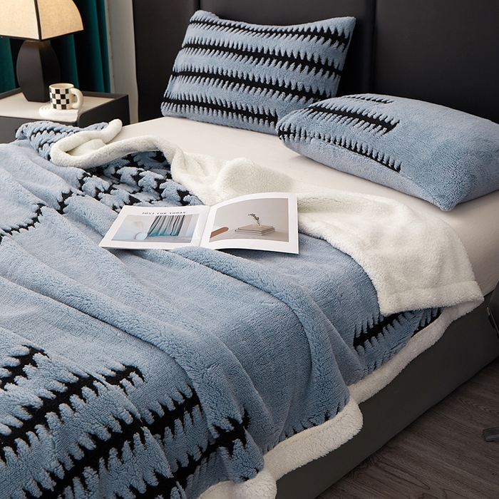 91家纺网 家纺一手货源 找家纺 楼兰公主毛毯专供 2025新款杉影绒加厚保暖多功能毛毯盖毯绒毯 杉影毯-蓝