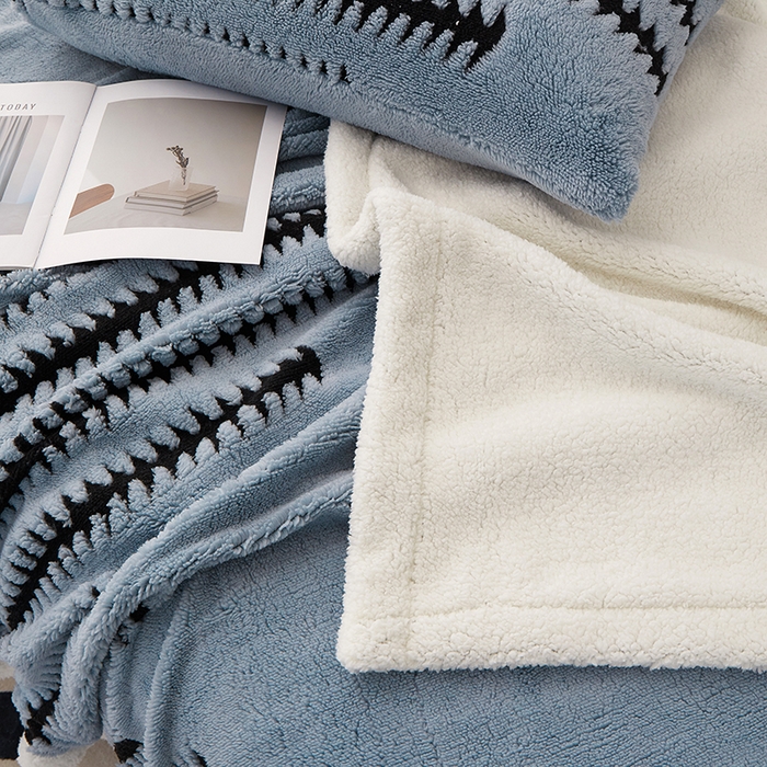 91家纺网 家纺一手货源 找家纺 楼兰公主毛毯专供 2025新款杉影绒加厚保暖多功能毛毯盖毯绒毯 杉影毯-蓝