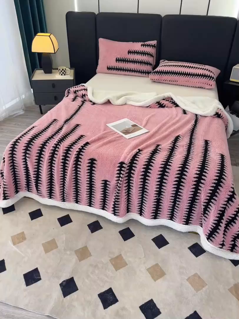 91家纺网 家纺一手货源 找家纺 楼兰公主毛毯专供 2025新款杉影绒加厚保暖多功能毛毯盖毯绒毯 杉影毯-粉
