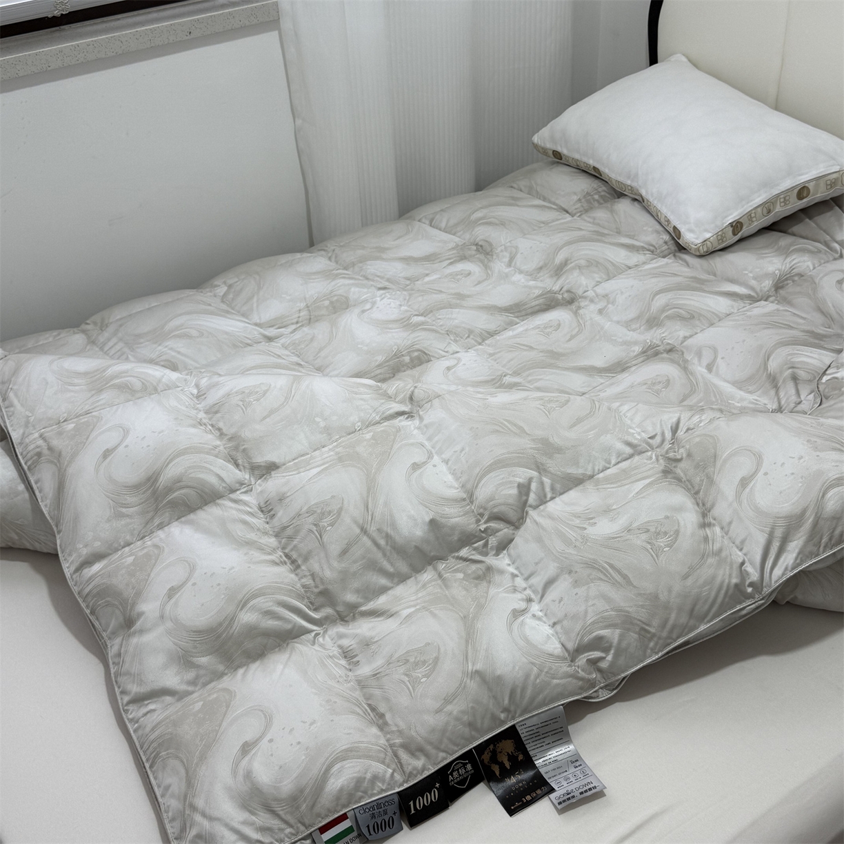 91家纺网 家纺一手货源 找家纺 （总）华盛 2025新款高端提花羽绒被鸭绒被贡缎提花单层羽绒被壳