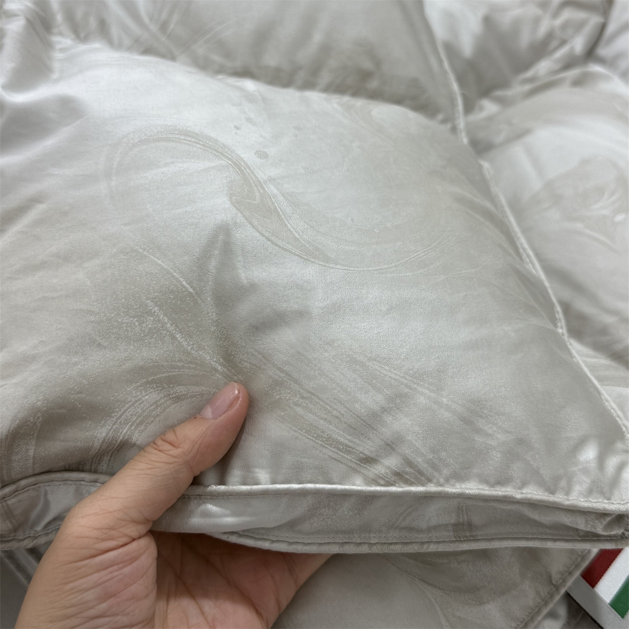 91家纺网 家纺一手货源 找家纺 （总）华盛 2025新款高端提花羽绒被鸭绒被贡缎提花单层羽绒被壳