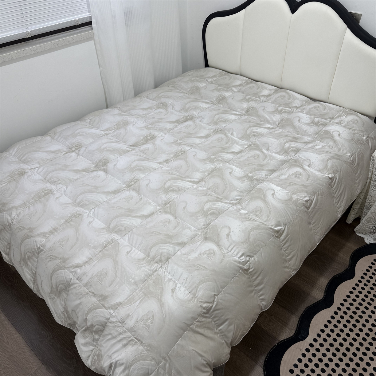 91家纺网 家纺一手货源 找家纺 华盛 2025新款高端提花羽绒被鸭绒被贡缎提花单层羽绒被壳 飘高级灰