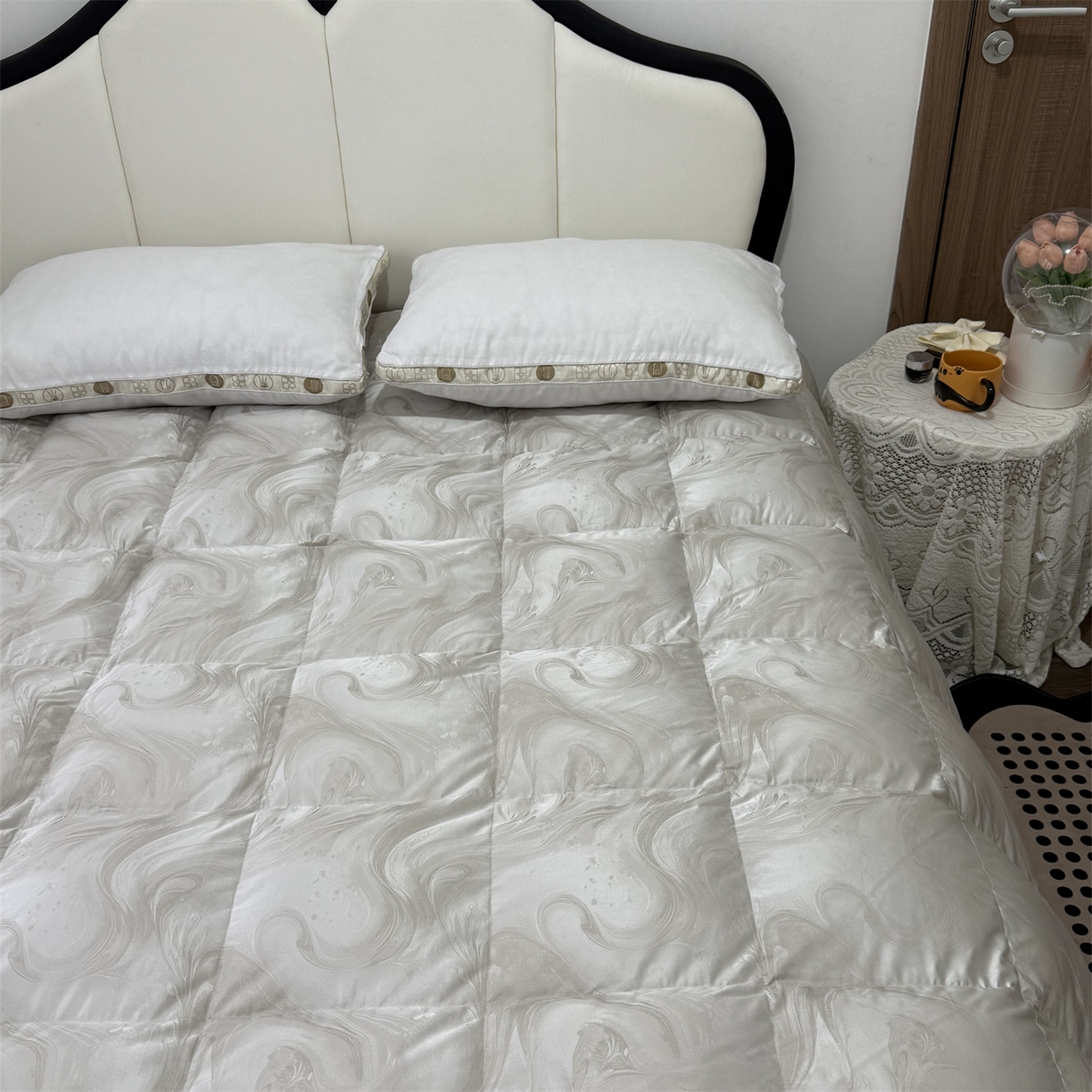 91家纺网 家纺一手货源 找家纺 华盛 2025新款高端提花羽绒被鸭绒被贡缎提花单层羽绒被壳 飘高级灰